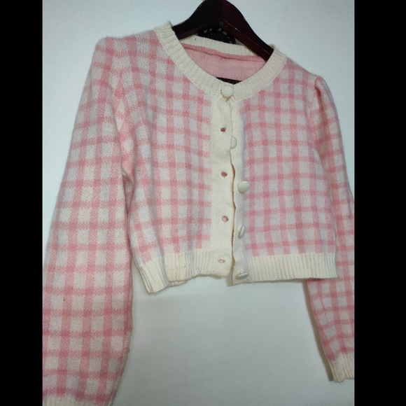 ❌SOLD❌ Knitted Cardigan (K-Drama Inspired) - Picture 4 of 14